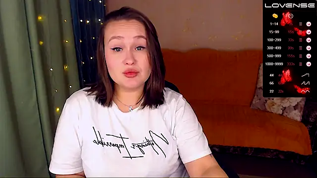 Snapshot of Cutie-Melanie chatting on 12-06-24, 12:16 Cutie-Melanie online show from 12-06-24, 12:16