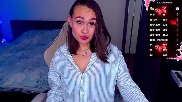 Snapshot of Cutie-Melanie chatting on 10-14-25, 11:05 Cutie-Melanie online show from 10-14-25, 11:05