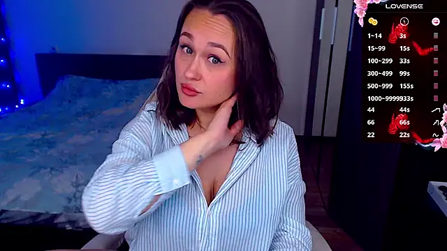 Snapshot of Cutie-Melanie chatting on 10-19-25, 12:11 Cutie-Melanie online show from 10-19-25, 12:11