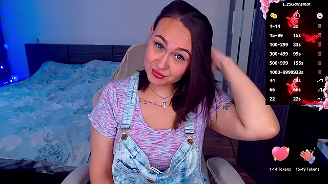 Snapshot of Cutie-Melanie chatting on 10-20-25, 08:48 Cutie-Melanie online show from 10-20-25, 08:48
