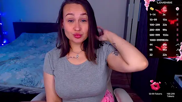 Snapshot of Cutie-Melanie chatting on 10-22-25, 10:59 Cutie-Melanie online show from 10-22-25, 10:59