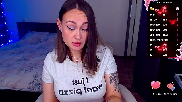 Cutie-Melanie online show from 10-27-25, 09:52