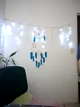 Snapshot of kristal_ktl chatting on 11-28-25, 01:08 kristal ktl online show from 11-28-25, 01:08