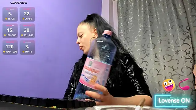 AdriannaLily online show from 03-19-26, 04:44