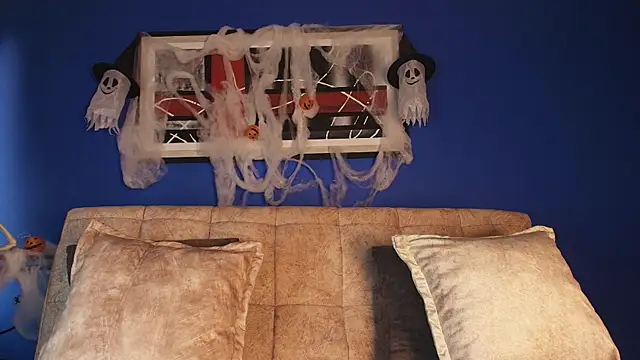 liccy hall online show from 10-30-25, 11:44