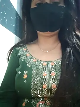 Snapshot of Aishwaryaa_69 chatting on 02-14-25, 03:05 Aishwaryaa 69 online show from 02-14-25, 03:05