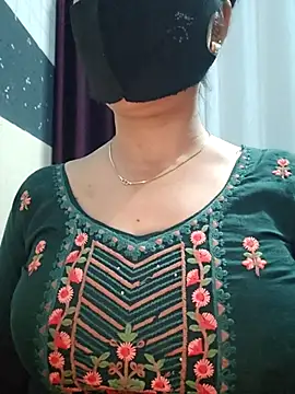 Snapshot of Aishwaryaa_69 chatting on 02-26-25, 12:25 Aishwaryaa 69 online show from 02-26-25, 12:25