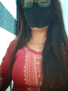 Snapshot of Aishwaryaa_69 chatting on 03-12-25, 03:07 Aishwaryaa 69 online show from 03-12-25, 03:07