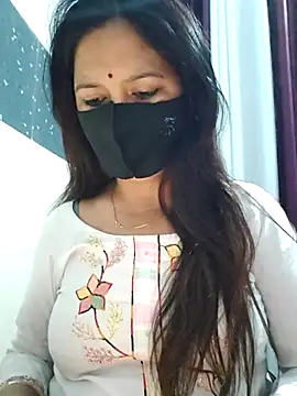 Snapshot of Aishwaryaa_69 chatting on 03-16-25, 02:43 Aishwaryaa 69 online show from 03-16-25, 02:43