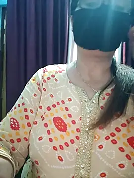 Snapshot of Aishwaryaa_69 chatting on 09-27-25, 08:08 Aishwaryaa 69 online show from 09-27-25, 08:08