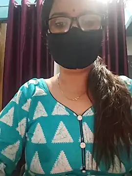 Snapshot of Aishwaryaa_69 chatting on 10-01-25, 10:10 Aishwaryaa 69 online show from 10-01-25, 10:10