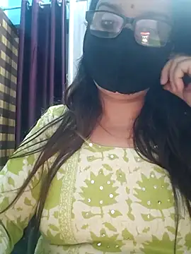 Snapshot of Aishwaryaa_69 chatting on 10-07-25, 04:48 Aishwaryaa 69 online show from 10-07-25, 04:48