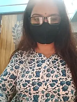 Snapshot of Aishwaryaa_69 chatting on 10-16-25, 11:22 Aishwaryaa 69 online show from 10-16-25, 11:22