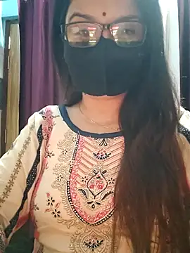 Snapshot of Aishwaryaa_69 chatting on 10-23-25, 04:17 Aishwaryaa 69 online show from 10-23-25, 04:17