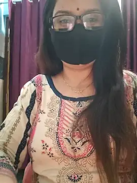 Snapshot of Aishwaryaa_69 chatting on 10-27-25, 11:47 Aishwaryaa 69 online show from 10-27-25, 11:47