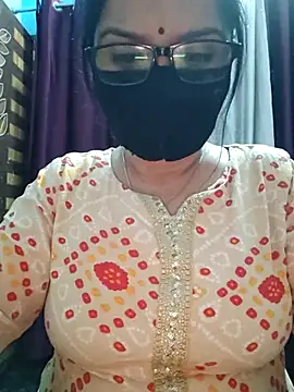 Snapshot of Aishwaryaa_69 chatting on 10-28-25, 04:42 Aishwaryaa 69 online show from 10-28-25, 04:42