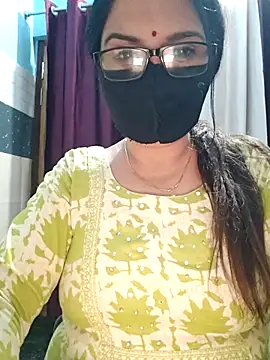 Snapshot of Aishwaryaa_69 chatting on 10-29-25, 11:23 Aishwaryaa 69 online show from 10-29-25, 11:23