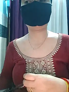 Snapshot of Aishwaryaa_69 chatting on 10-30-25, 11:22 Aishwaryaa 69 online show from 10-30-25, 11:22