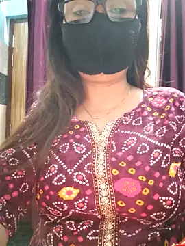 Snapshot of Aishwaryaa_69 chatting on 11-13-25, 08:13 Aishwaryaa 69 online show from 11-13-25, 08:13