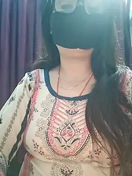 Snapshot of Aishwaryaa_69 chatting on 11-19-25, 08:25 Aishwaryaa 69 online show from 11-19-25, 08:25