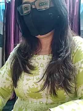 Snapshot of Aishwaryaa_69 chatting on 12-15-25, 07:34 Aishwaryaa 69 online show from 12-15-25, 07:34