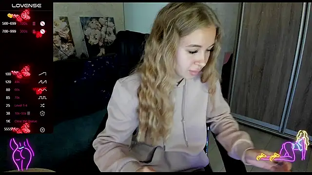 Snapshot of _NigoNika chatting on 10-13-25, 10:48  NigoNika online show from 10-13-25, 10:48