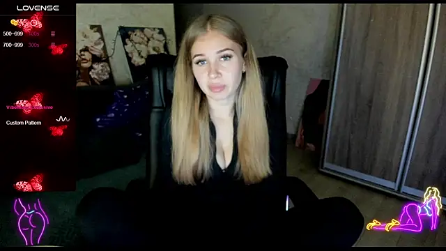 Snapshot of _NigoNika chatting on 10-17-25, 02:52  NigoNika online show from 10-17-25, 02:52