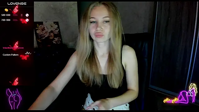 Snapshot of _NigoNika chatting on 10-29-25, 12:02  NigoNika online show from 10-29-25, 12:02