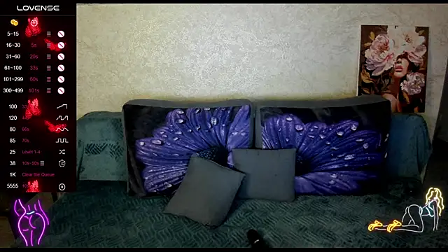  NigoNika online show from 11-17-25, 12:11