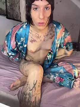 giuli zerozero online show from 04-21-26, 03:50