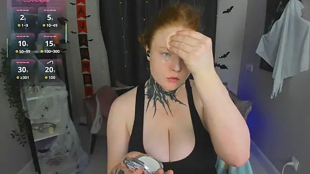 Cassie xKiss online show from 10-31-25, 08:32