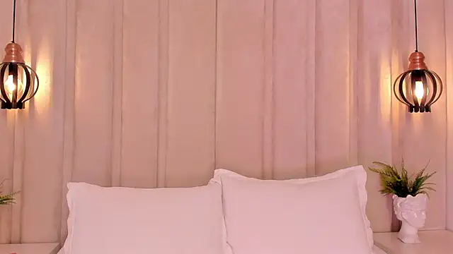 Snapshot of bonniekim_ chatting on 02-10-25, 02:37 bonniekim online show from 02-10-25, 02:37