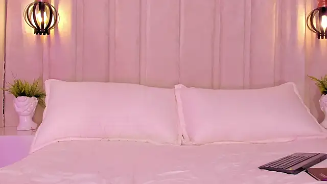 Snapshot of bonniekim_ chatting on 03-08-25, 02:51 bonniekim online show from 03-08-25, 02:51