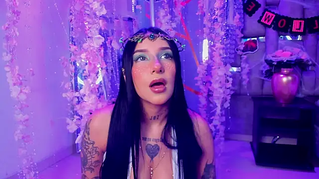 Leiaa  online show from 10-26-25, 05:57