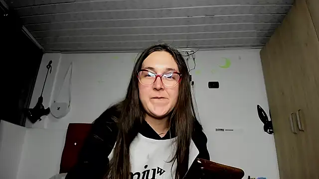 Sweet-Suck69 online show from 01-02-25, 11:27