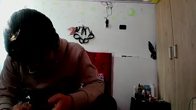 Sweet-Suck69 online show from 01-06-25, 08:18