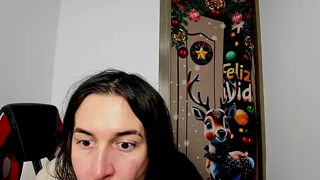 Sweet-Suck69 online show from 02-05-25, 11:17