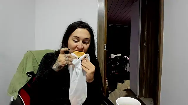 Sweet-Suck69 online show from 02-18-25, 02:49