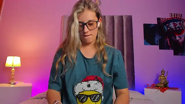 Snapshot of Giia_paiige18 chatting on 12-19-24, 07:18 Giia paiige18 online show from 12-19-24, 07:18