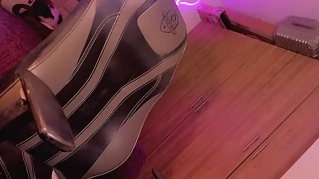 Snapshot of Vianca_Chanel chatting on 12-27-24, 07:08 Vianca Chanel online show from 12-27-24, 07:08