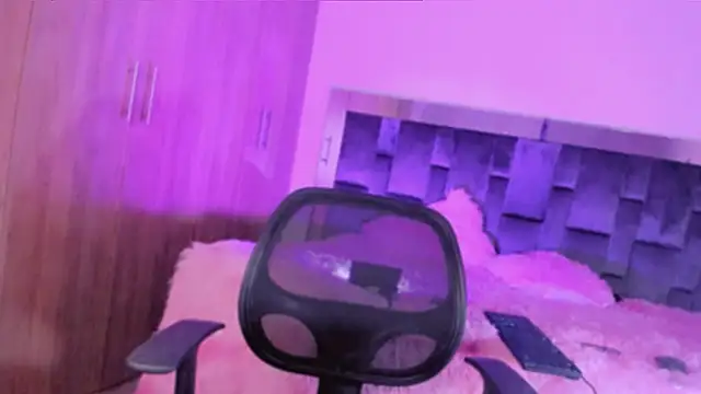 Vianca Chanel online show from 01-27-25, 06:30