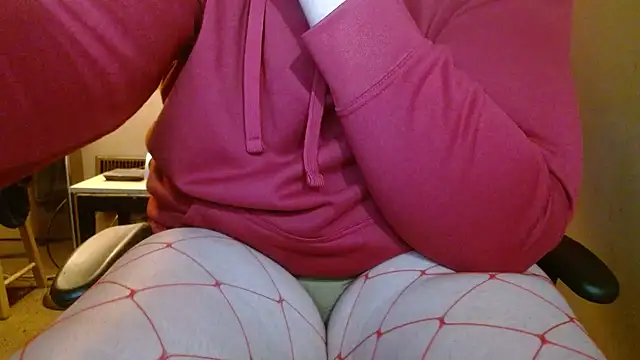 Snapshot of cosmicjones chatting on 12-13-24, 07:15 cosmicjones online show from 12-13-24, 07:15