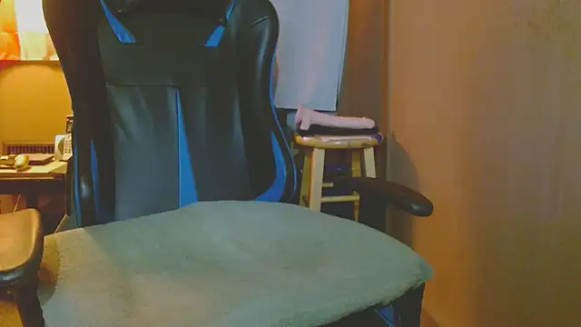 Snapshot of cosmicjones chatting on 02-13-25, 08:06 cosmicjones online show from 02-13-25, 08:06