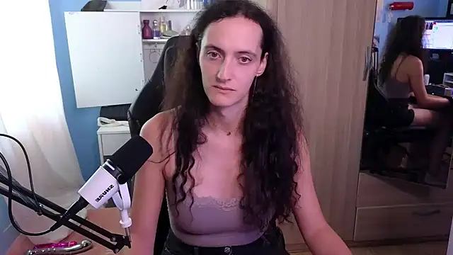 MemiKouki online show from 09-22-25, 04:09