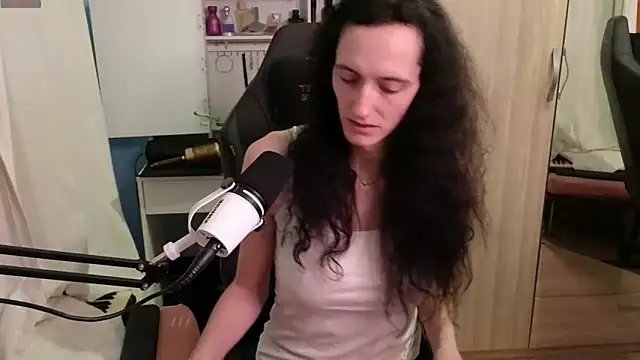 MemiKouki online show from 03-30-26, 07:04