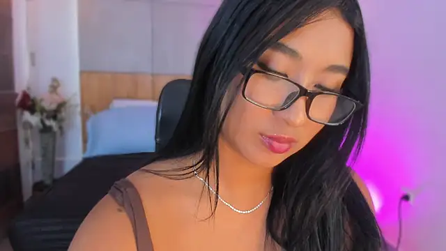 Snapshot of BellaHarllow chatting on 05-07-26, 07:41 BellaHarllow online show from 05-07-26, 07:41