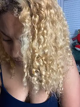 MaryAlbuquerque online show from 11-17-25, 10:15