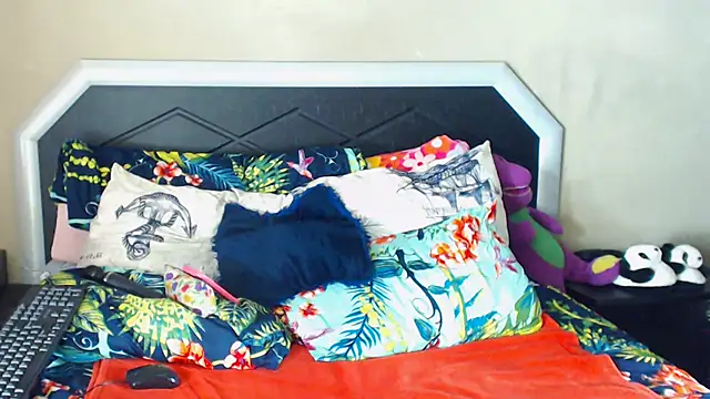 Bulkyyass online show from 10-23-25, 05:29