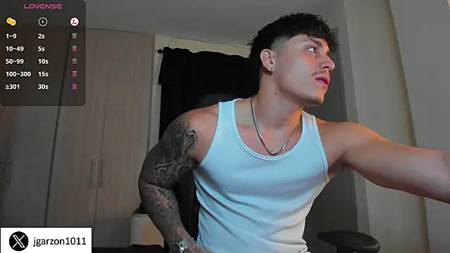 Snapshot of _joansoto chatting on 02-08-25, 01:33  joansoto online show from 02-08-25, 01:33