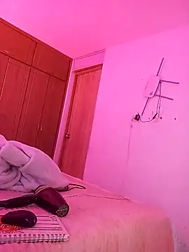 Snapshot of FREYJA- chatting on 02-25-25, 07:58 FREYJA- online show from 02-25-25, 07:58